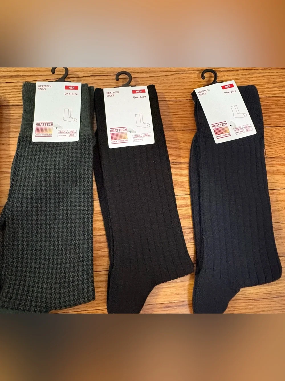 NWT LOT of 6 Uniqlo Heattech Dress Socks